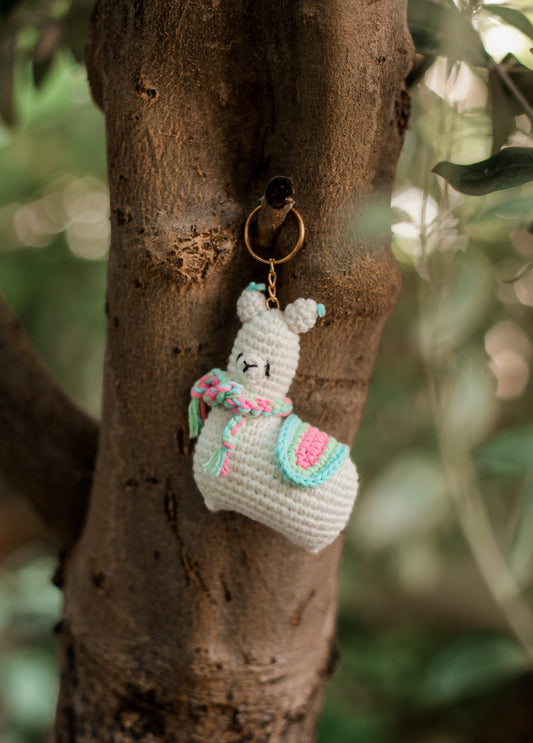 Cream and Blue Llama Key Ring : Amigurumi Cream and Blue Llama keychain,  bag accessory , pet lovers keychain, memorial keyring, cute animal keychain