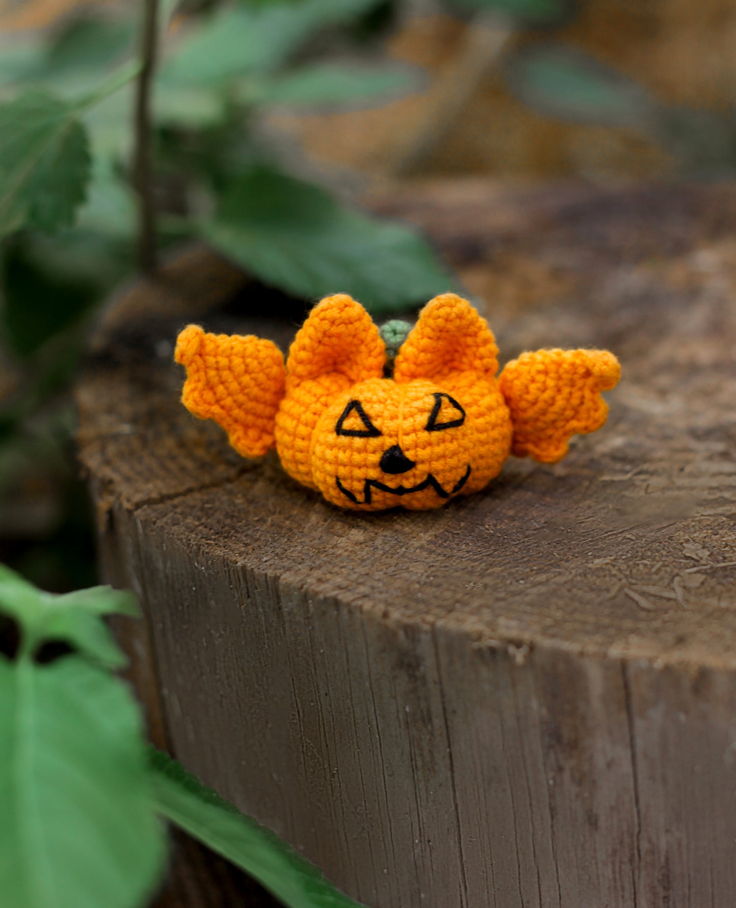 Pumpkin  Halloween Crochet keychain Miniature amigurumi figurine for office desk decor, fidget sensory toy, unique gift for car dashboard . kawaii pocket  hug