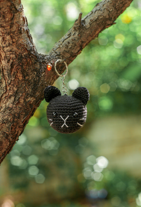 Black cat Key Ring : Amigurumi Black Cat keychain,  bag accessory , pet lovers keychain, memorial keyring, cute animal keychain
