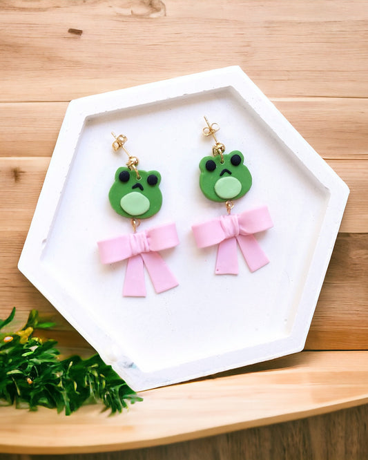 Frog bow polymer clay earrings , fun funky kawaii dainty todd earrings, cute cottagecore, novelty quirky earrings, unique animal lover gift